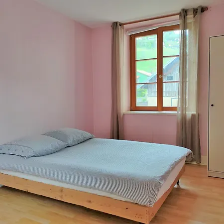 Vue Sur La Montagne Au Centre De Bussang