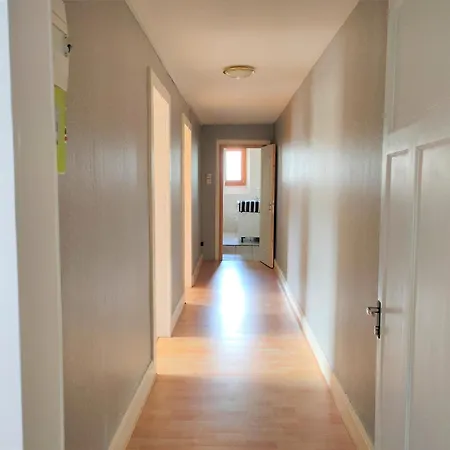 公寓 Vue Sur La Montagne Au Centre De *