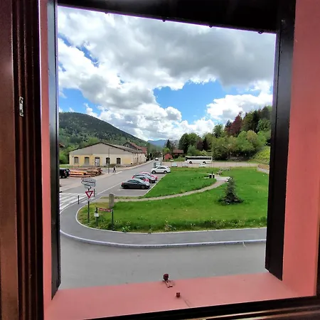 Vue Sur La Montagne Au Centre De * Bussang